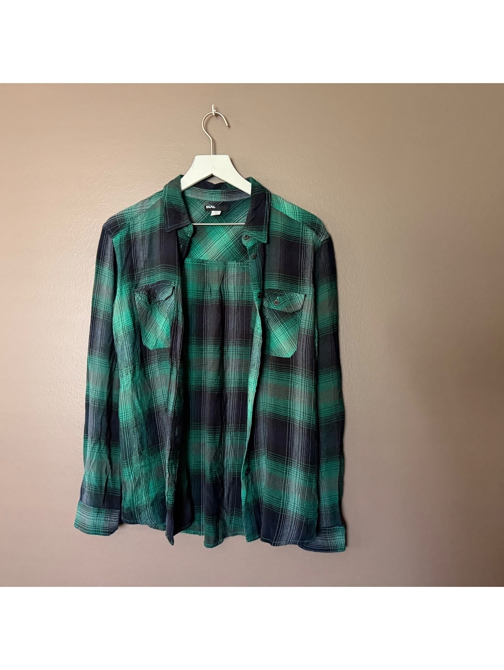 BDG green and black plaid button down shirt long sleeve 100% Rayon Medium
